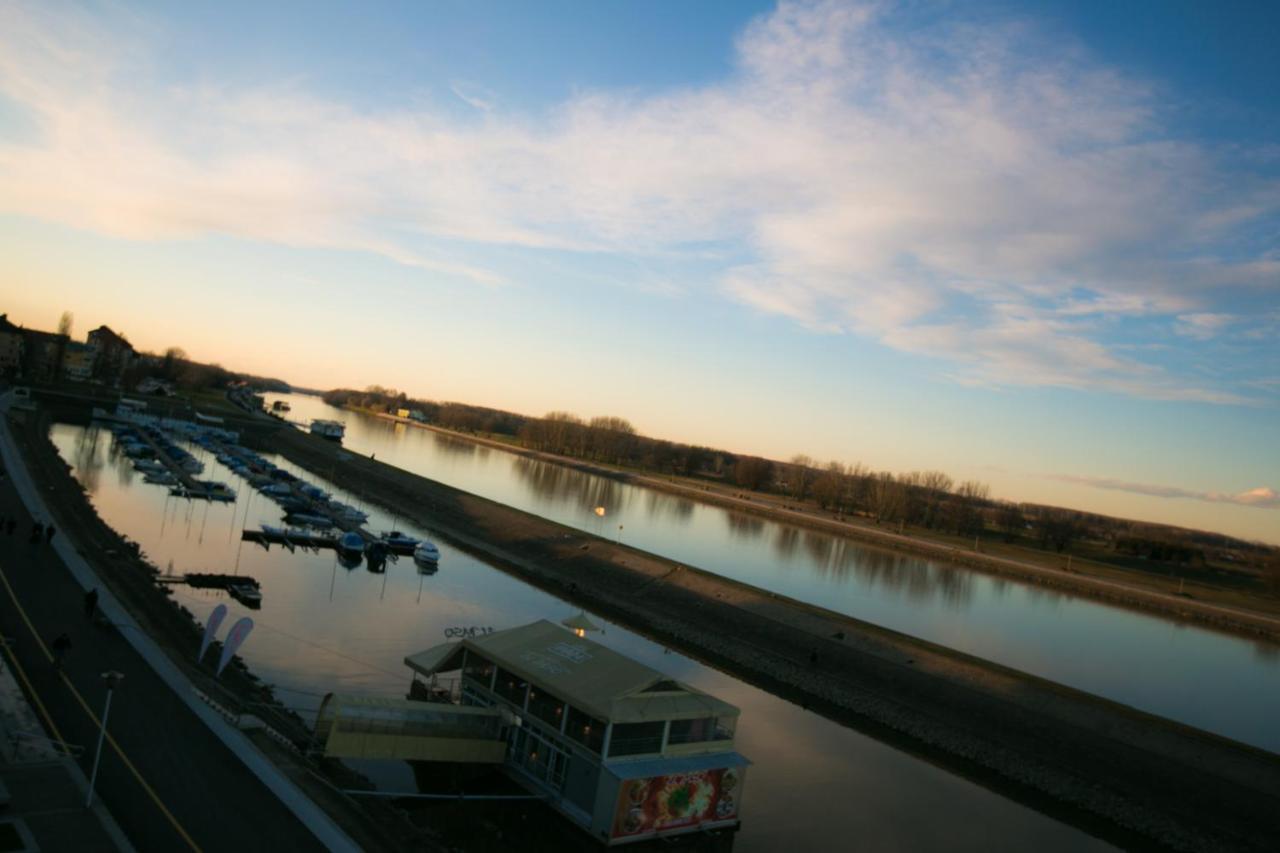 Riverview Apartment Osijek Chambre photo