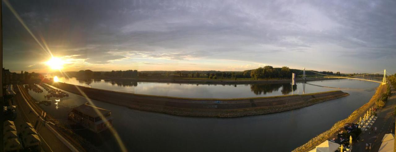 Riverview Apartment Osijek Chambre photo