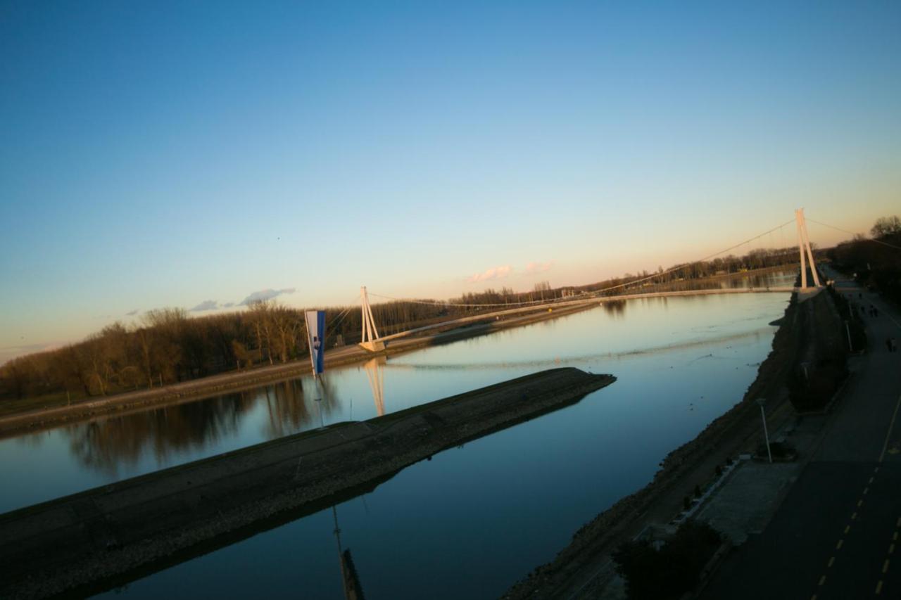 Riverview Apartment Osijek Chambre photo