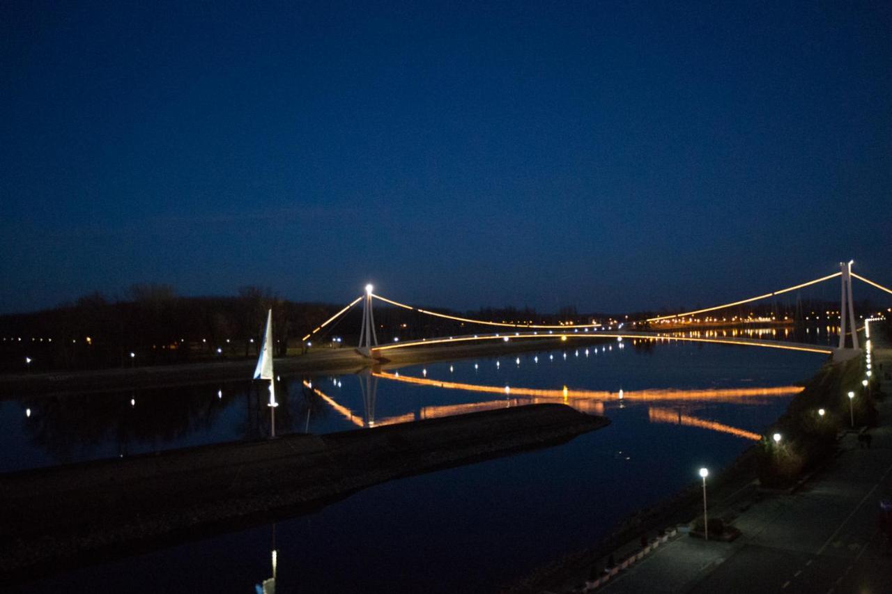 Riverview Apartment Osijek Chambre photo